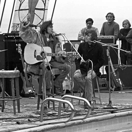 Stephen__Stills's tweet photo. .@BigSur, 1969. @thedavidcrosby, Stephen Stills, @TheGrahamNash, @NeilYoungNYA, #GregReeves, #DallasTaylor, #JohnSebastian, #DorothyCombsMorrison, #theCombsSisters, @joancbaez, #EdwinJohnson, #MimiFarina and others. https://t.co/F4JrHGHhEW