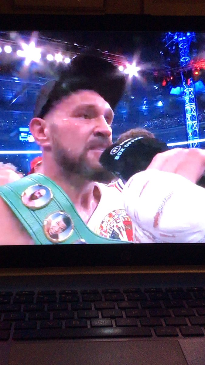 KO 6 impresionante- <a href="/Tyson_Fury/">TYSON FURY</a> King of London. 

94.000 personas en <a href="/wembleystadium/">Wembley Stadium</a> para ver una pelea histórica.

Sportainment at it’s best. 🥊