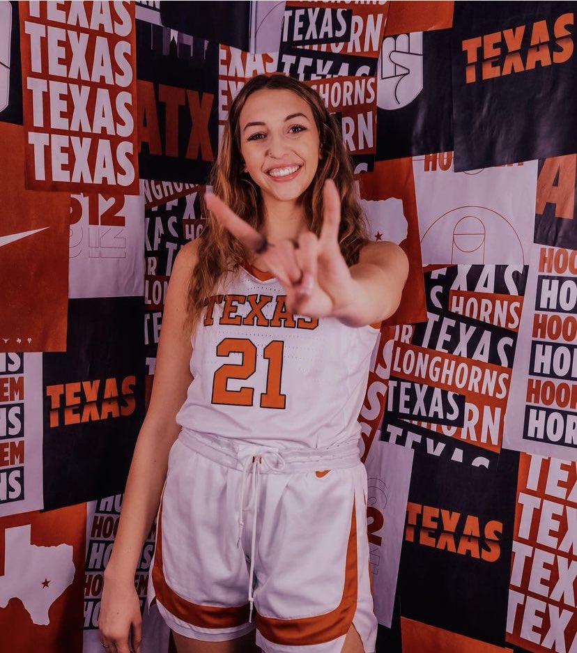 DCSChargers's tweet photo. DC Alum and basketball legend Taylor Jones has transferred from Oregon State to Texas!!!  HOOKEM Taylor!
#proudtobeDC

@SportsDayHS
@DMNGregRiddle 
@TAPPSbasketball
@LSCSN https://t.co/DqoFm7giwg