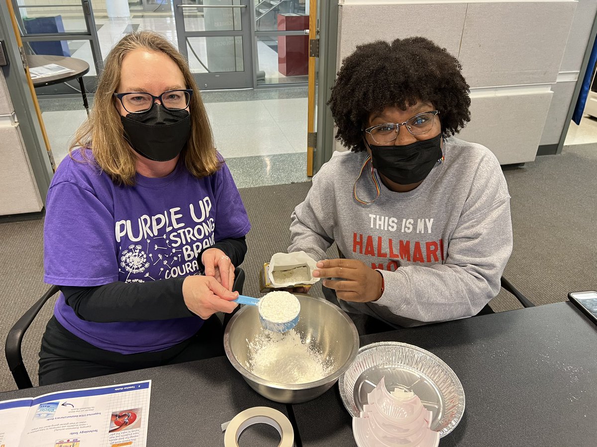 lsullivan's tweet photo. Fun STEM-In-A-Box Saturday educator workshop at Carderock  🚢  🌊  #STEMeducation #Seaworthystem @SKlixbull @NSWCCarderock #teacher #teacherPD @MissUpshurAPS @AbingdonGIFT #KWBPride #APSisAwesome https://t.co/Yw7pBGX9bV