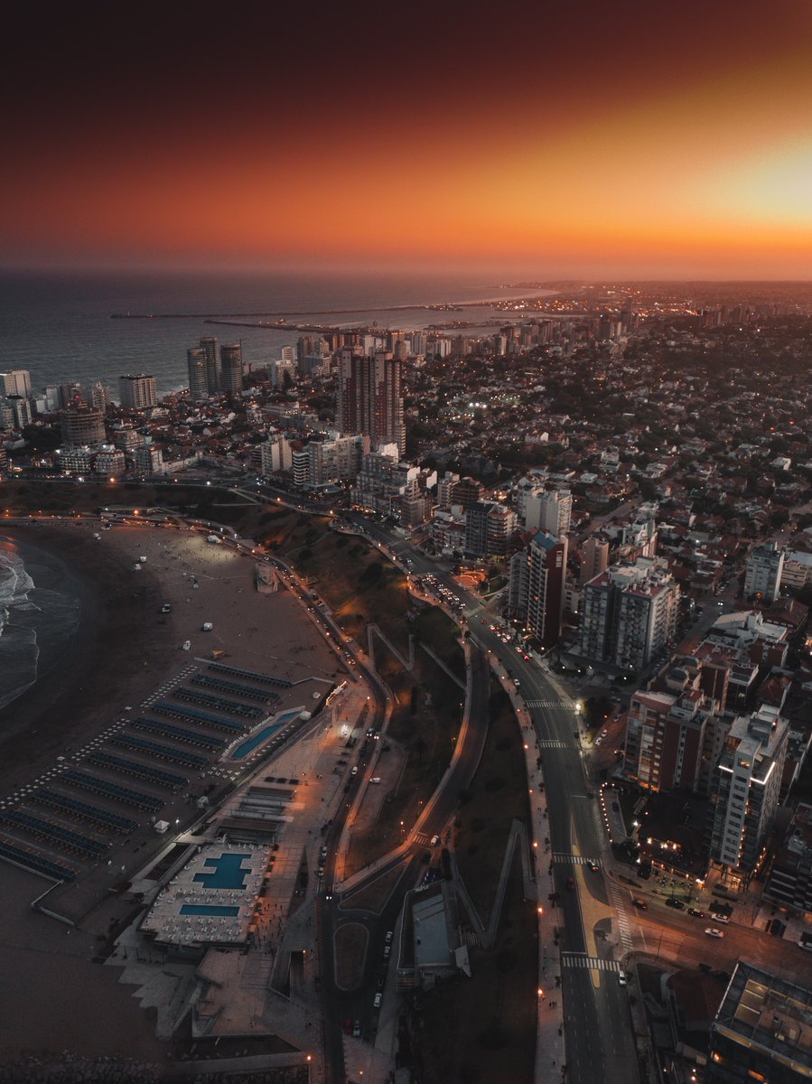 Mood de atardecer en Varese ⚡️

Mar del Plata, Bs As. Argentina 📍🇦🇷