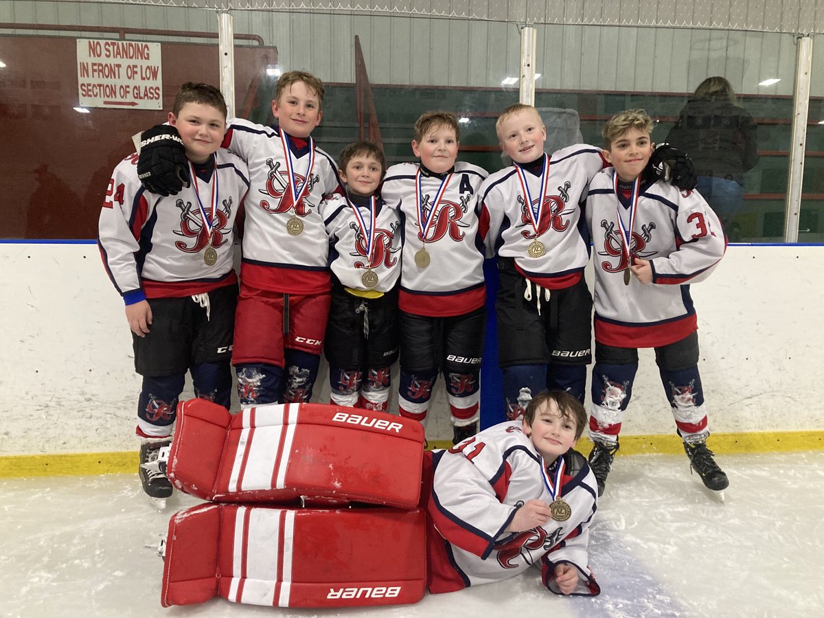 CL_Moore1's tweet image. Fine group of HolyCross Hurricanes/CBR Renegades bringing home the Gold from St. Barbe! ⁦@HolyCrossElem⁩