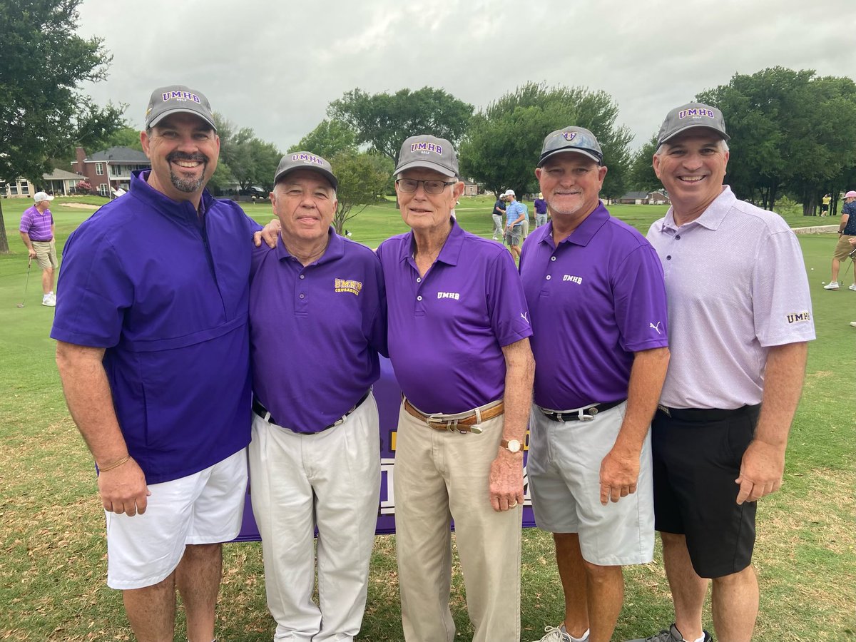 CRUMensGolf's tweet image. 45 years of UMHB’s Men’s golf represented by these coaches. Great time at the Alumni &amp;amp; Friends Reunion Event today at Wildflower Country Club. L to R Aaron Rodeffer, Don Owens, Mac Hickerson, Randy Mann, Jordan Cox