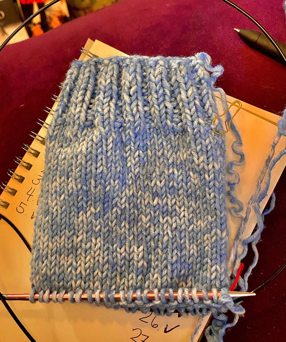 KnitandPurlGirl's tweet photo. And now… it’s time to venture into a heel flap! 🧶🧦
** I am not technically using the correct yarn, these socks are my first attempt ever.. and purely for practice **
#knitting #handknit #handknitsocks #socks #sockknitting #vanillasocks #magicloop #neverknittedsocksbefore https://t.co/vaLiv6Cv3Y
