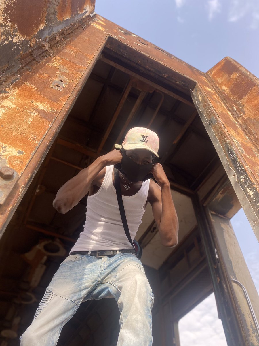 contra_banz's tweet photo. #comotbody OUTNOW!!๐โ๏ธ
https://t.co/Uqx5J4xroL
Stream aggressively !!!!๐
#afrobeats #audiomack #AppleMusic https://t.co/uFRGM3M2ga