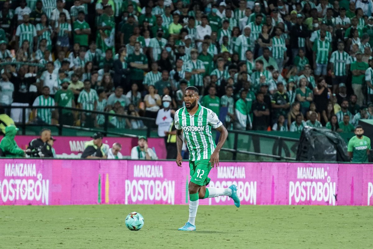 passionsportm's tweet photo. !El talento de nuestro @Cristiandeve42 no tiene techo! Partidazo vs @oncecaldas que se ve reflejado en sus estadísticas:
🎯 95% en pases 41/43
🏹 75% pases largos 6/8
🥊 56% en duelos 5/9
🚀 50% duelos aéreos 2/4
🚧 3 interceptaciones
💪🏽 9 recuperaciones
#TalentoPSM #Futbol https://t.co/60YYjZPMdk