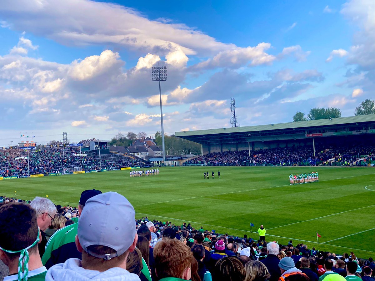 jessicakeane90's tweet photo. A moment’s silence for Kate Moran in the Gaelic Grounds 💔❤️ #katemoran #limvwat @LimerickCLG @WaterfordGAA @GalwayCamogie96  @GAA__JOE @officialgaa https://t.co/59fzomVopP