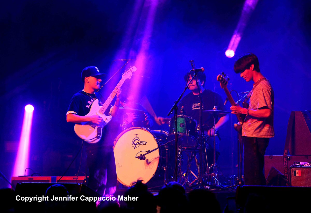 JCMaherPhoto's tweet photo. #BeachGoons perform at #Coachella https://t.co/ZHAveJdJYv