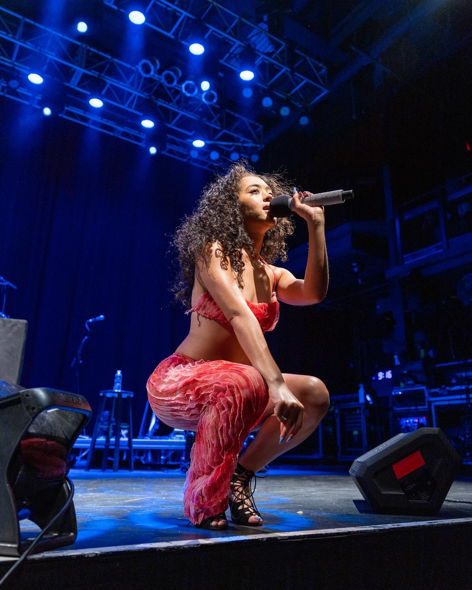 <a href="/AGoodingPhoto/">Aidan Gooding</a> 📸