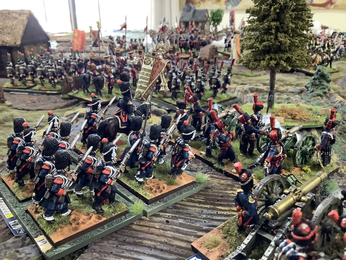 Oldwargamer's tweet photo. French #OldGuard struggling to get into the fight but looking pretty none-the-less! 
#QuatraBras #wargaming #wargames #wargamer #French #napoleonics #28mm #frontrankminiatures #guard #imperialguard https://t.co/6eQ38sfzHK