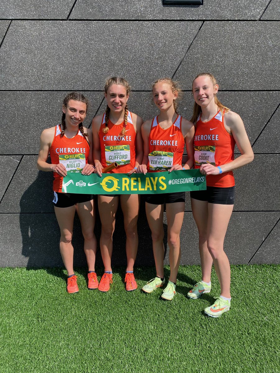 LadyChiefsTribe's tweet photo. Great race by the ladies today. SMR Oregon Relay Champions. https://t.co/FLp1CfcjO8