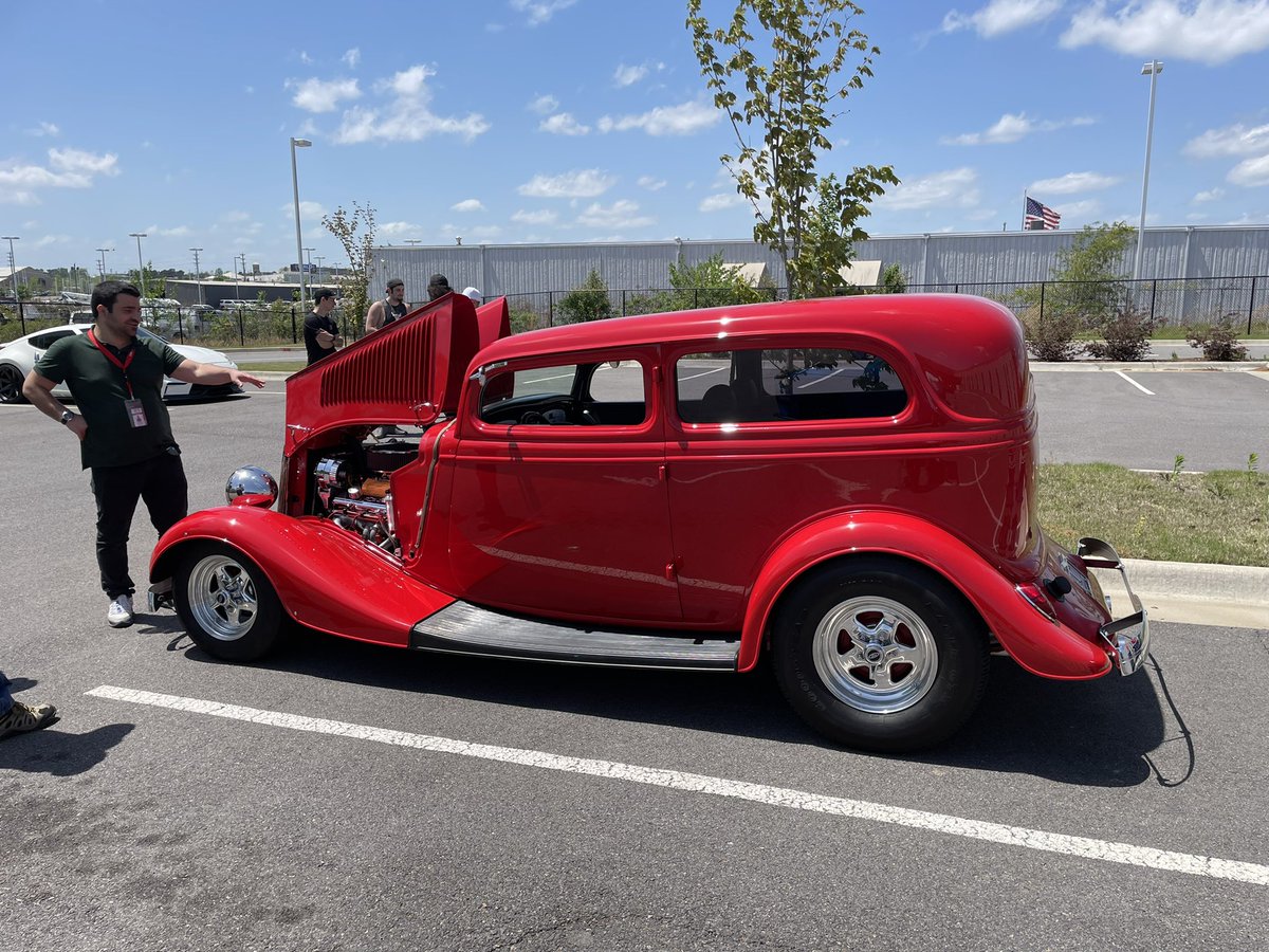LISAAcademy's tweet photo. Come see the cars! https://t.co/jgDmCXfQe4