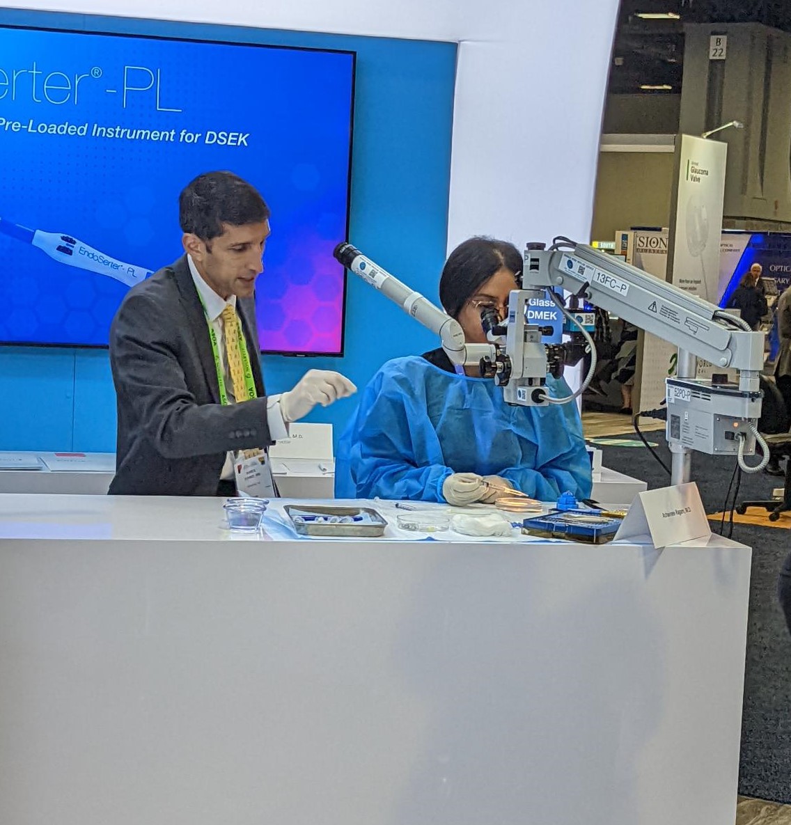 CorneaGen_'s tweet photo. Things are off to a great start at Booth 944! We've been busy with DMEK wet labs, and Dr. Edward Holland presented the first demonstration of the new EndoSerter-PL! #CorneaGen #DMEK #DSEK #ESPL #ophthalmology https://t.co/mbCr9kniTP