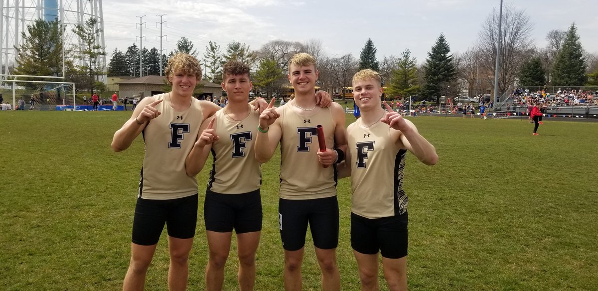 SabersTrack2024's tweet photo. 🚨🚨school record alert!🚨🚨 this foursome reset their own record in the 4x100 with 42.57! @ConnorKrznarich @LoganMatt23 @juicemartens @TDSmitty04 https://t.co/IeoVsV3b0N