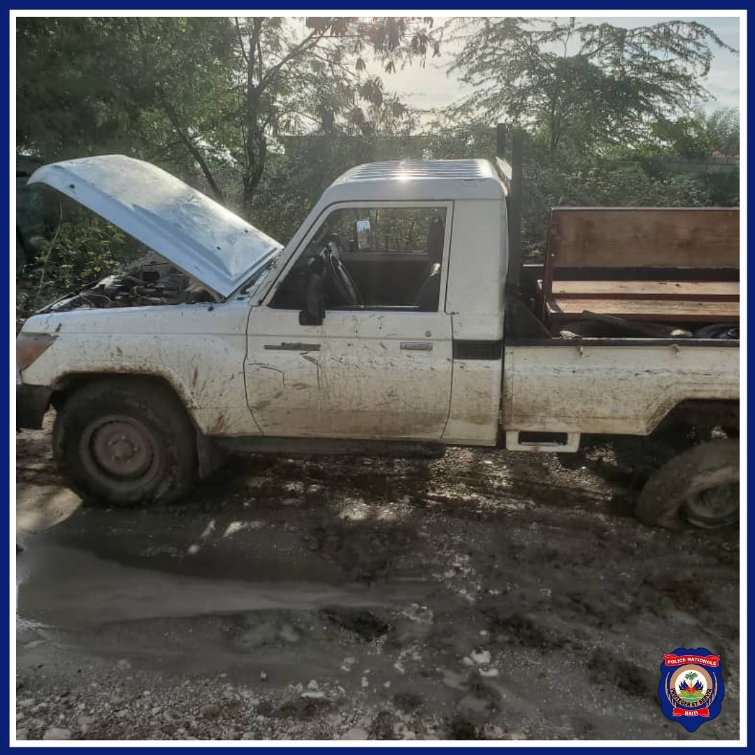 🚨Un Véhicule Pick-Up Toyota Land Cruiser de deux (2) portes, de couleur blanche, immatriculé SE-02845 a été récupéré, tôt ce samedi 23 avril 2022, par des agents de l'Unité Départementale de Maintien de l'Ordre  (UDMO), affectés au commissariat de la Croix-des-Bouquets (1/3)