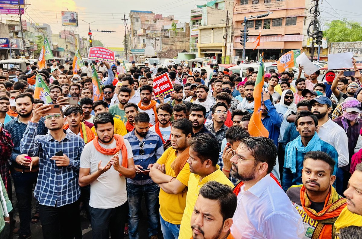 AmitSahuBjp's tweet photo. युवाओं का अधिकार लेके रहेंगे…
संविदा विधुत कर्मचारियों का अधिकार दिला के रहेंगे..
सुन लो मुख्यमंत्री @bhupeshbaghel 

#CG_With_विधुतसंविदा_कर्मचारीसंघ https://t.co/6pFi9ZDvS2