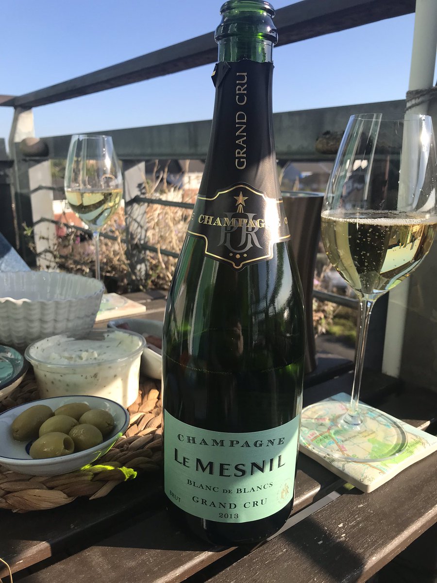 OlfactionD's tweet photo. Extraordinary. Really quite extraordinary. And beautiful. And very, very drinkable. Bravo et merci beaucoup #ChampagneLeMesnil https://t.co/aYb9vLIkzl