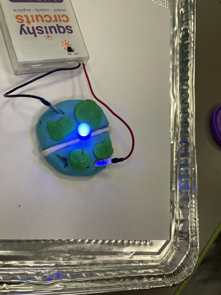 BookSmith123's tweet photo. Smith Readers making squishy circuits in Library! Lighting up the place! 💡 @TenaflySchools @J_SpencerSmith #squishycircuits https://t.co/JEz2AQUm4f