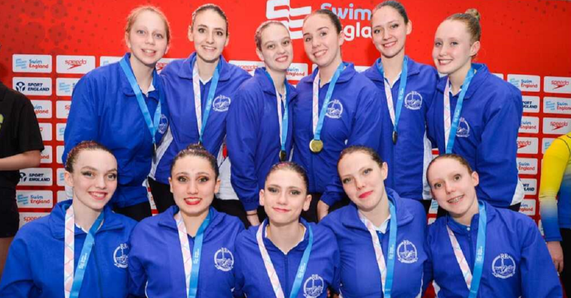 Swim_England's tweet photo. ✨ @RoyalsArtSwim &amp; @COSSynchro dominated the podium positions on the opening day of the Artistic Swimming National Junior and Senior Champs 2022!

The clubs won gold and silver respectively in both the Free Combo and Technical Duet competitions 🥇 🥈

Full report 👇 #SEartistic