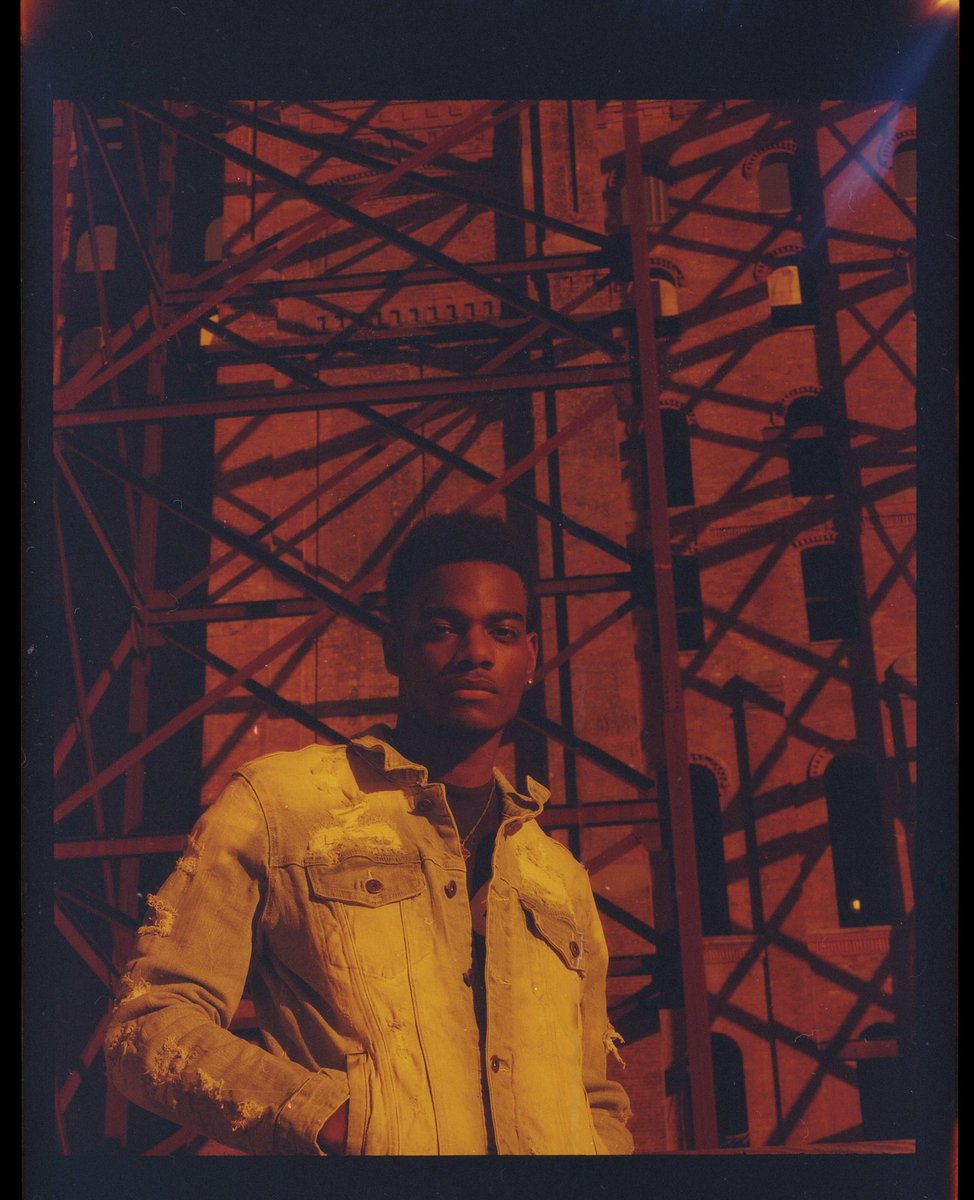 MonsterousEmcee's tweet photo. the black man. 🤎 https://t.co/MEDNm4eX7R