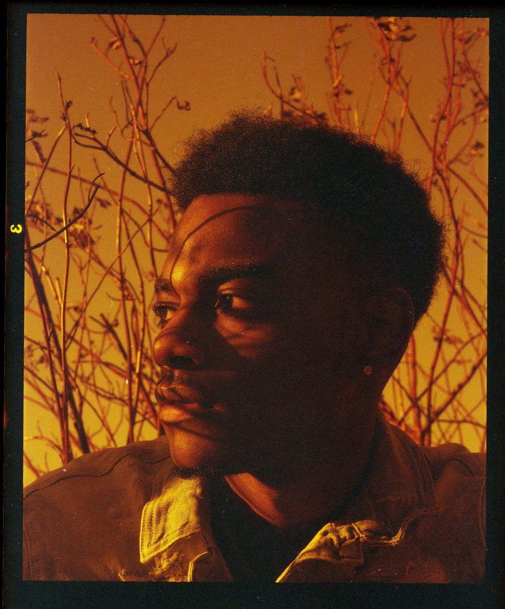 MonsterousEmcee's tweet photo. the black man. 🤎 https://t.co/MEDNm4eX7R