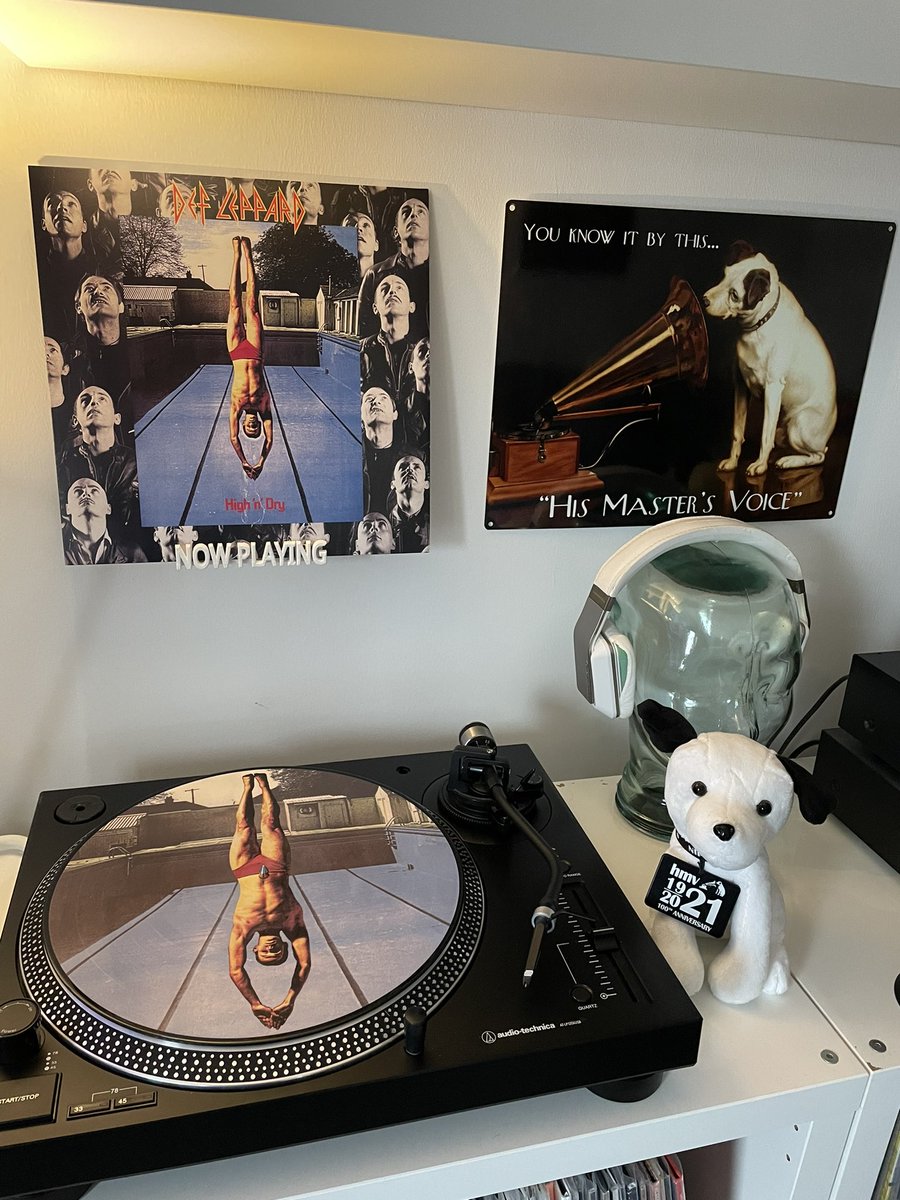 JohnDKay72's tweet photo. My first #RecordStoreDay2022 from the guys @assai_edinburgh
#DefLeppard #highndry #picturediscvinyl #vinylrecords #vinylcommunity #vinylcollector #vinyladdict https://t.co/MZ4eStOzLe