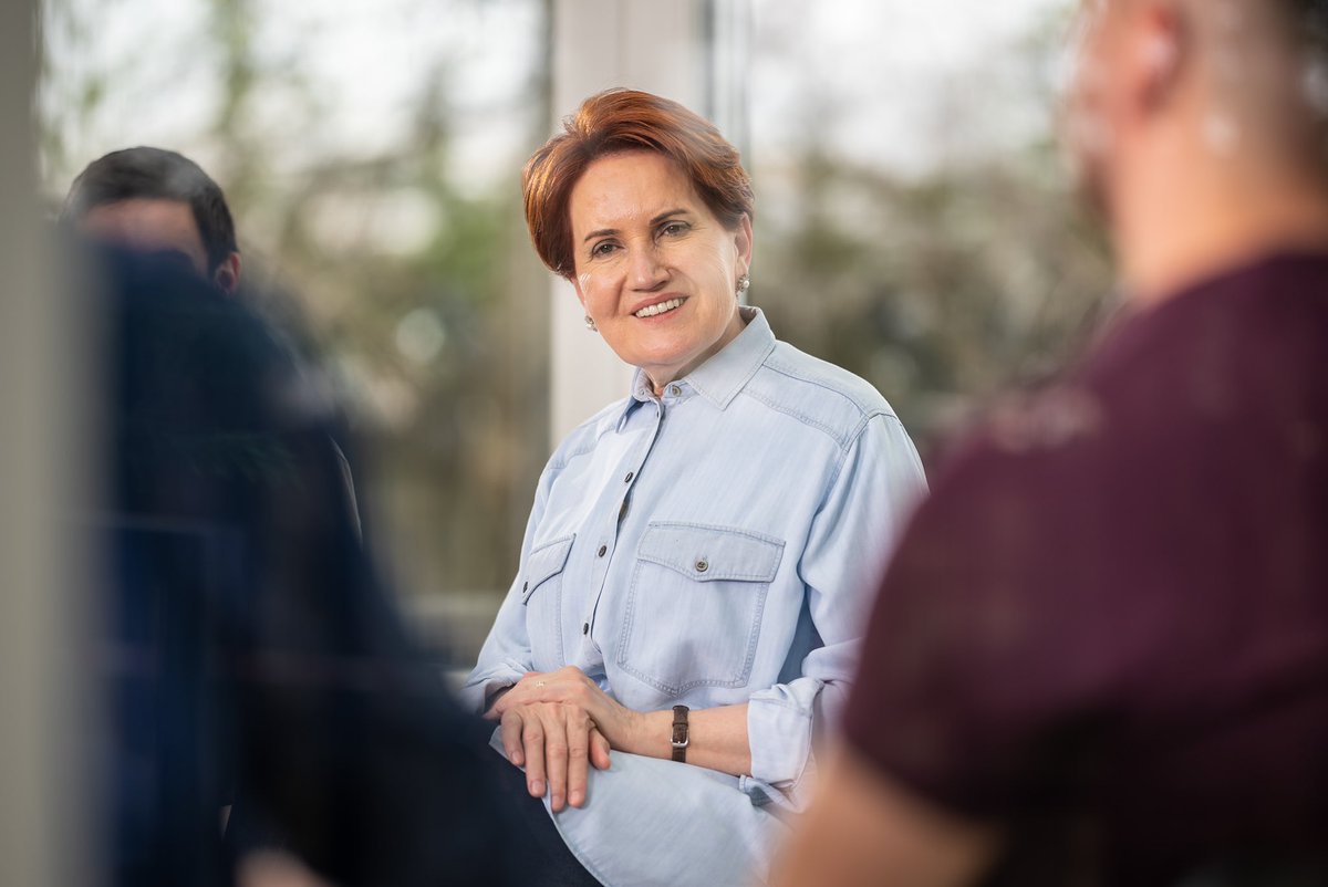 meral_aksener's tweet photo. Bugün #GenclerİcinGençlerleBeraber’in 4. buluşmasını gerçekleştirdik…

Benimle hikâyesini paylaşan, içini açan, derdini döken tüm gençlerimize teşekkür ediyorum. https://t.co/uSXnLUU2XM