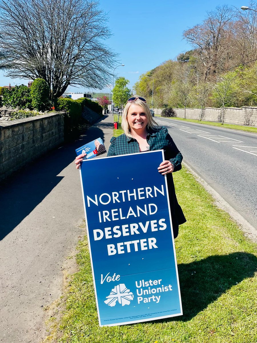 DownUup's tweet photo. After a hearty breakfast in Hollymount to support Hollymount Pipe Band this morning, our canvass team of all ages were out &amp; about hitting doors and chatting to residents and businesses in #Crossgar today. 🤩👍🏻
#Macauley1 #AE22 #SouthDown #TeamUUP #UnionOfPeople https://t.co/2bsfcd3u0E