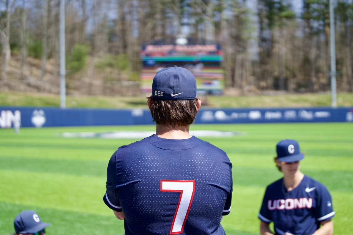 UConnBSB's tweet photo. Play Ball! #HookC https://t.co/xHGwhMoFXI