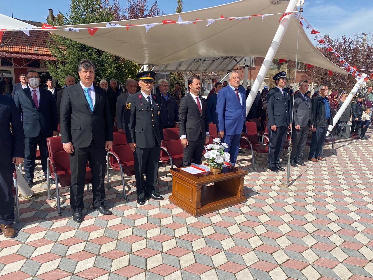 isabertan063's tweet photo. Milletimizin egemenliği, çocuklarımızın bayramı kutlu ve mutlu olsun. 🇹🇷❤️ https://t.co/KM8sEPqBxw