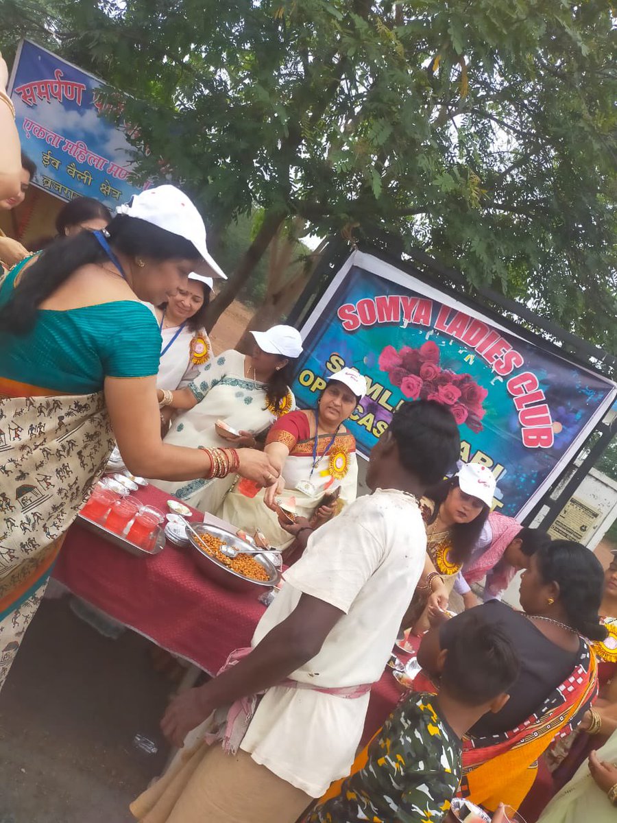 AinulHudaAnsari's tweet photo. A water kiosk (piyau) inaugurated by Smt Tabassum Anwar, President, Ekta Mahila Mandal, Ib Valley Area.
This water kiosk set up outside Hill Top colony, SOCP will cater the need of drinking water of passerby.
#JalChhatra #WaterKiosk #MyMCL #SOCP https://t.co/xONcwMojb3