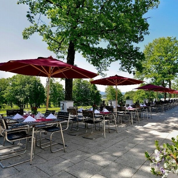 B&amp;O Parkhotel im schönen Kurort Bad Aibling

B&amp;O Parkhotel ist eure malerisch gelegene Hochzeitslocation in Bad Aibling. Verbringt die schönsten Stunden eures Lebens im weitläufigen Areal des romantischen Parks.

Den Link findet ihr in der Bio.

#hochzeitslocation #heiraten