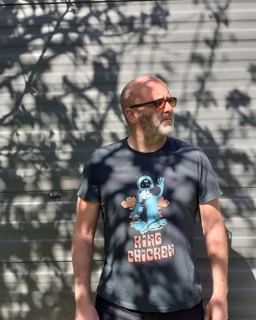 Mmmm YEAH! I've gone and designed some T shirts to look natty in this summer. Link to the #organic and #sustainable T's from <a href="/Teemillstore/">Teemill</a> in my Bio. Enjoy!

#summer #comic #ComicArt #tshirt #tshirtdesign #fashion #chicken #artist #illustration #illustrator #model