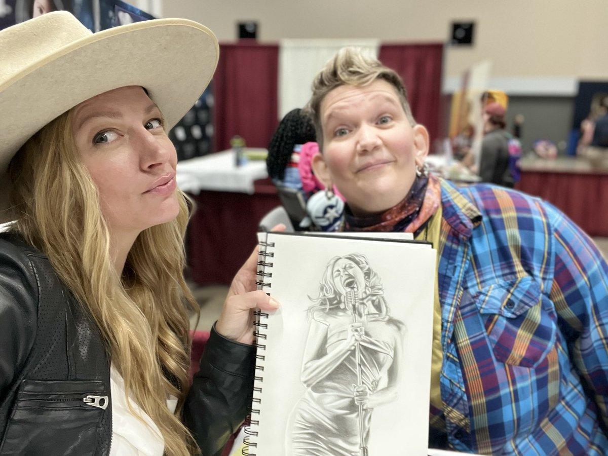 jesmacallan's tweet photo. You are incredible @NE_Shaunalyn !!! Obsessed with this!! #fanart @PlanetComicon https://t.co/gbIXdxvdlU