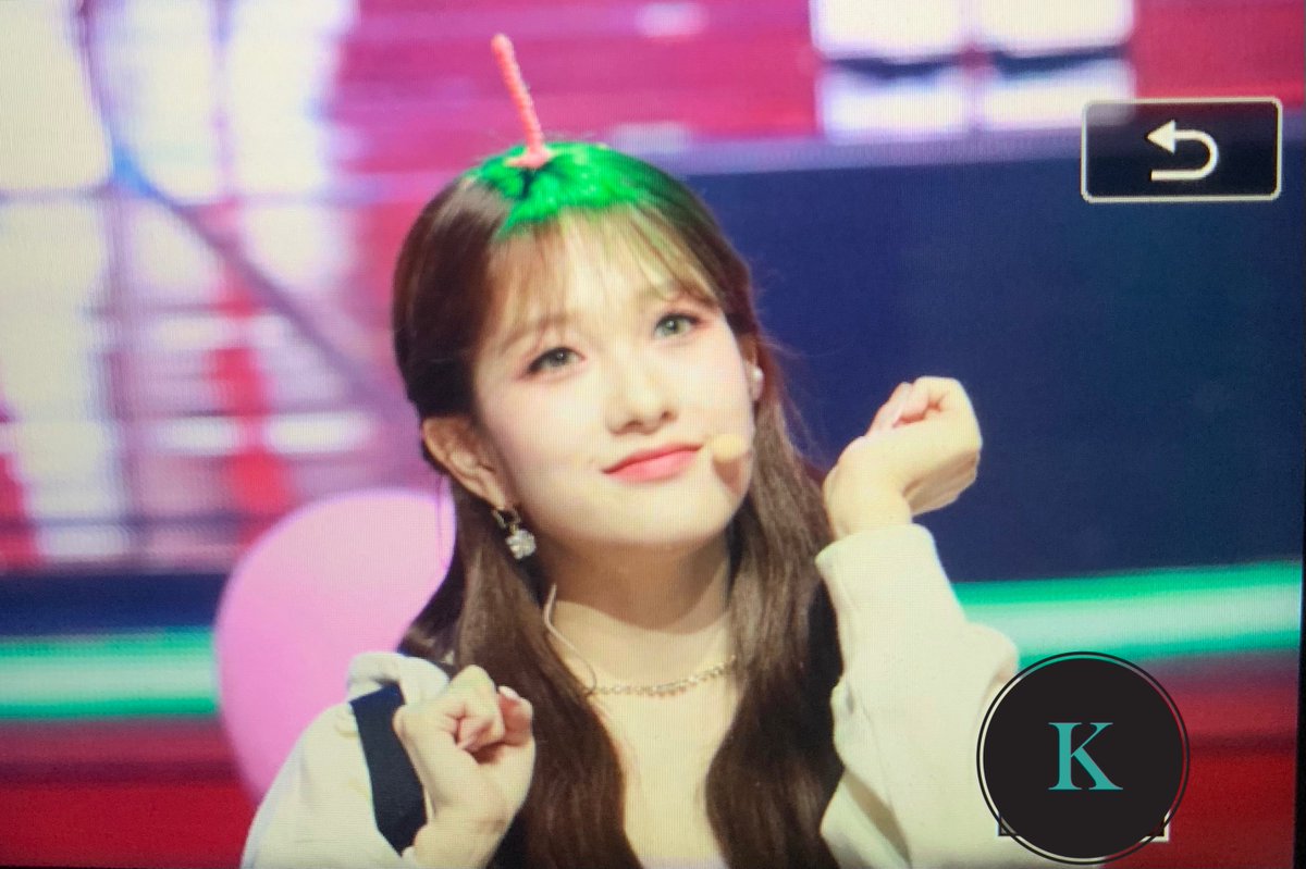 _klver_'s tweet photo. 220423 프리뷰

#프로미스나인 #fromis_9
#이서연 #Seoyeon https://t.co/HU3jBdCWN0
