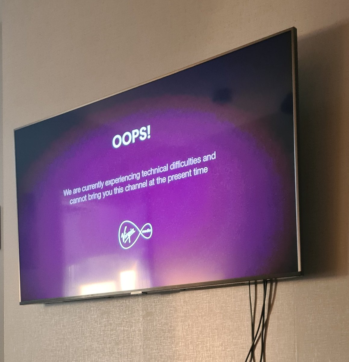 BelleTennant's tweet photo. @Virgin @virginmedia @VirginMedia_TV @VirginMediaCorp
Hope you know what you are doing or you will be refunding a lot of customers if this continues... please confirm your looking into this issue to resolve ASAP #FuryWhyte https://t.co/kk52lNcolE