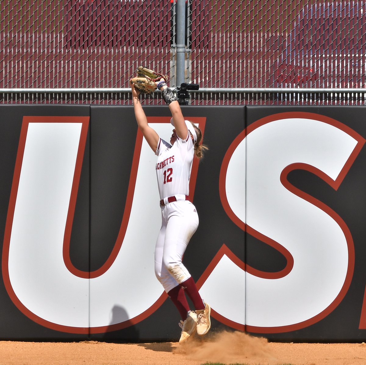 UMassSoftball's tweet photo. Go 🆙 and get it @ChloeWhittier! 👀 

#Flagship 🚩 https://t.co/PWNW0Smt86