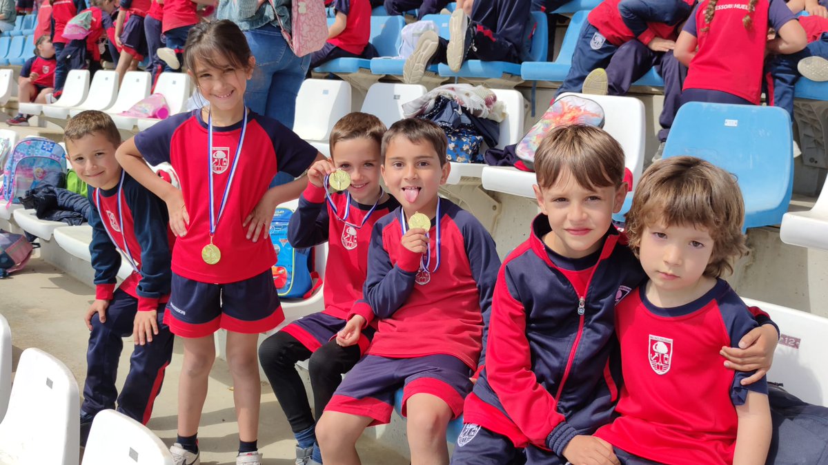 CMontessoriH's tweet photo. Los niños/as se lo han pasado genial y ha podido competir en diferentes pruebas, tales como velocidad, relevos, salto de longitud, lanzamiento de peso y resistencia. 

Os dejamos a continuación con algunas imágenes de la jornada 👇🏻 https://t.co/gxO8QOCmp8