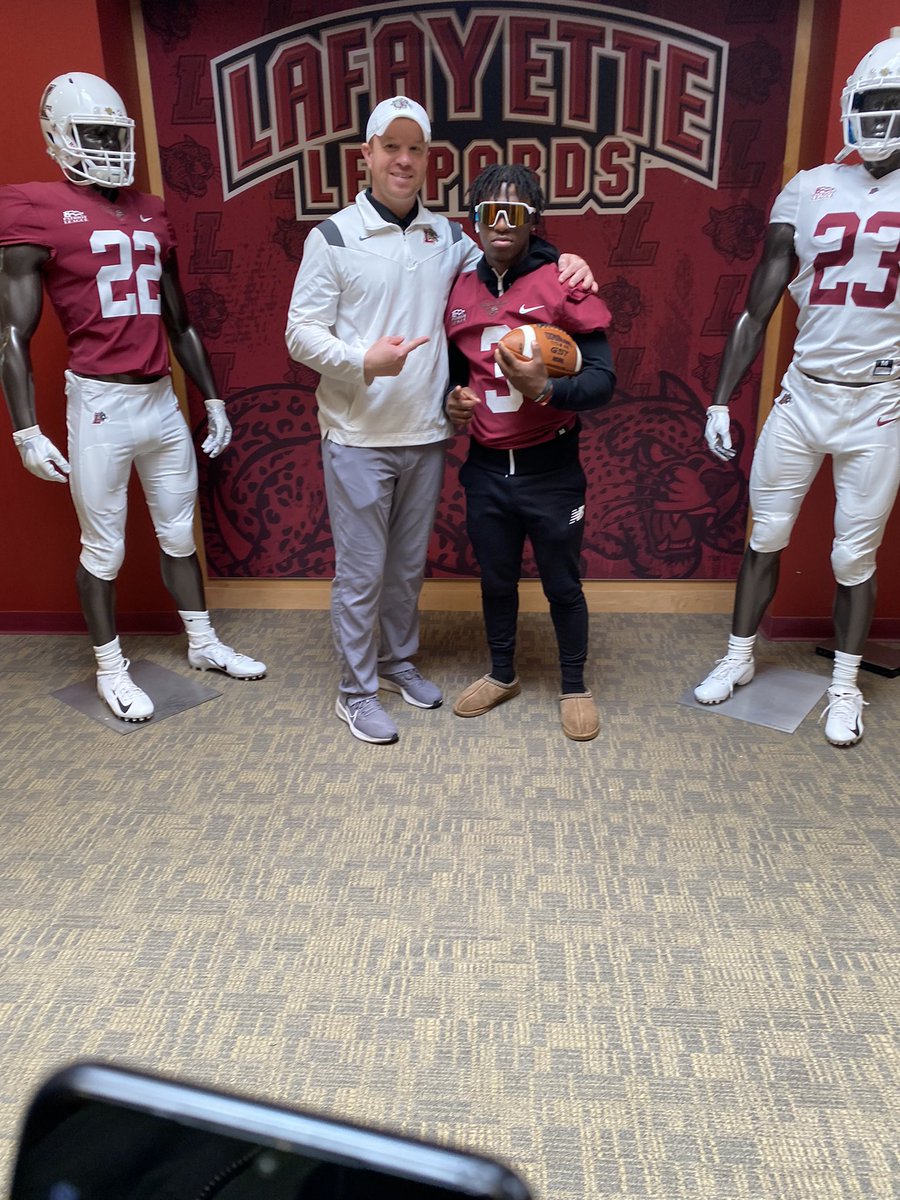 Sp3edyCarroll's tweet photo. Very thankful to @Coach__Trox @CoachRoeder @CoachSejour @CoachTJD and @LafColFootball for having me at JR. Day💯🤍 https://t.co/o8H6LEmnXI