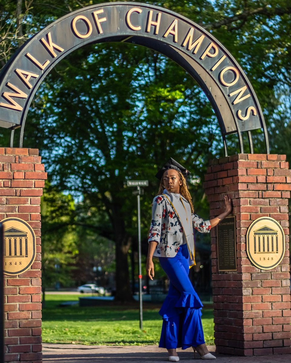 iammjaylee_'s tweet photo. So excited that in 15 days on May 7,2022 I’ll be graduating from the University of Mississippi with a bachelors in Social Work and minor in Business. My time here has been short from Fall 2019-May 2022 (2 1/2 school years to be technical.) https://t.co/4ruUFpjXNz