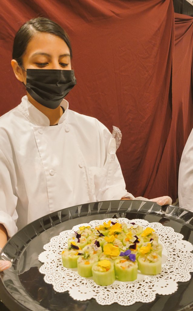 chef_yves's tweet photo. Dinner and Show was a hit last night!
I am so very proud of our these young Mustangs and their passion, commitment and hard work putting this event together ❤️ 

These are the few moments I could capture during service

#OrgulloMorton
#MortonPride
#MyHomeworkTastesBetterThanYours https://t.co/Vg0a0Qrs3v