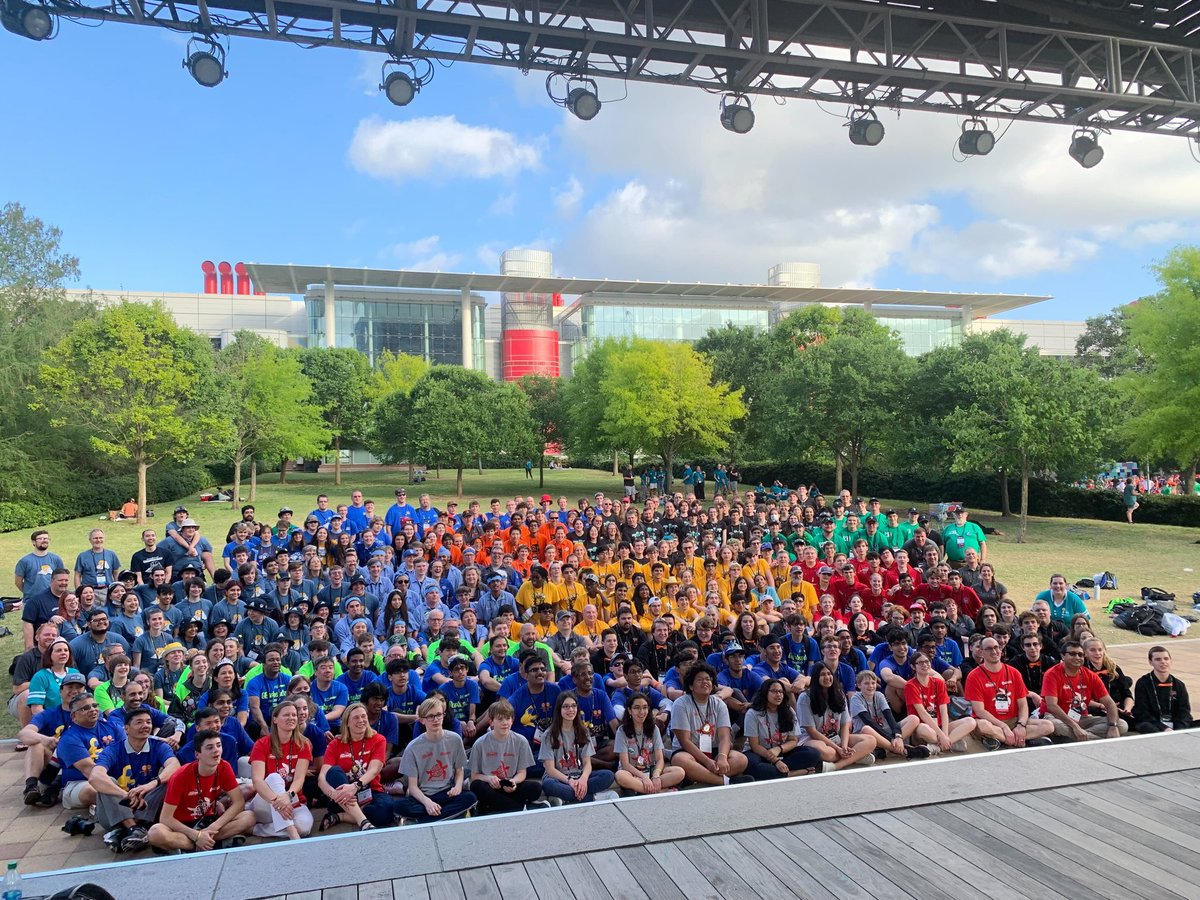 4786nicoletfear's tweet photo. Congratulations to all the Wisconsin teams at the championship competition here in Houston!! All of the Teams In attendance put in tremendous effort and all deserve to be recognized!! #worlds #firstchampionship #frc #houston https://t.co/ntEu2ClzUv
