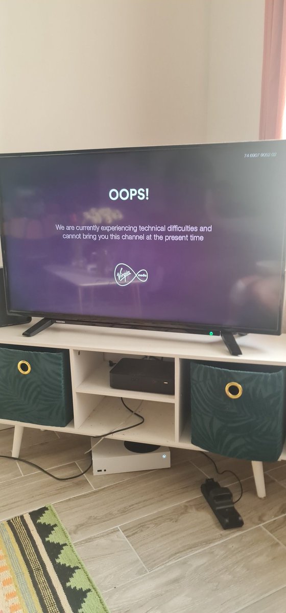 Mr_AlexShepherd's tweet photo. @180Burnsy @bowx_ @virginmedia I have sound just no picture https://t.co/g08FEg2WUr