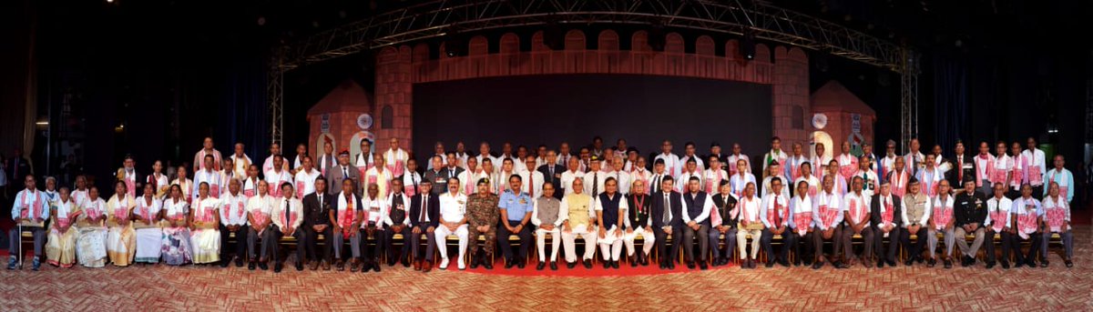 diprassam's tweet photo. Raksha Mantri felicitates war veterans of 1971 War; CM Dr.@himantabiswa Sarma reiterates government’s commitment to welfare of war veterans, their family members and ex-servicemen

To read more, click 👉https://t.co/j2vVgAqZtM

#PressRelease | 23.04.2022 | @CMOfficeAssam https://t.co/J9Vztmu8aR