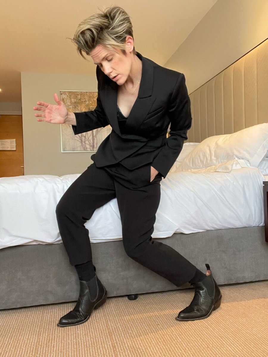 cameronesposito's tweet photo. This is what I’m wearing to a wedding in rural Ireland. Everyone else is in florals and I look like David Byrne. I LIKE IT! https://t.co/d39pN6ilnN