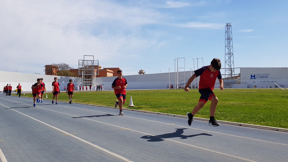 CMontessoriH's tweet photo. JORNADAS DE ATLETISMO COLEGIO MONTESSORI 2022 🏃🏻‍♂️🤸🏼‍♀️ 

Como ya es tradicional en nuestro centro durante el mes de abril nuestros alumnos de primaria acuden al Estadio Iberoamericano de Atletismo para desarrollar unas jornadas de atletismo y deportivas. https://t.co/bLhml2tKO3