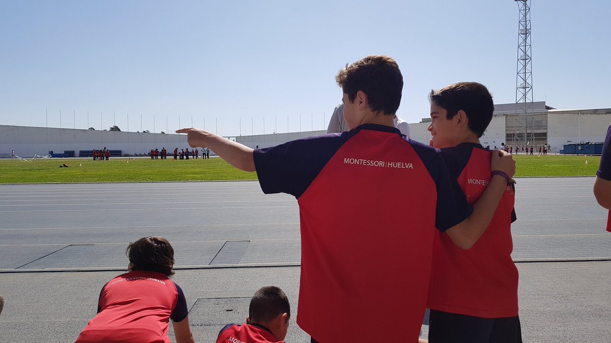 CMontessoriH's tweet photo. JORNADAS DE ATLETISMO COLEGIO MONTESSORI 2022 🏃🏻‍♂️🤸🏼‍♀️ 

Como ya es tradicional en nuestro centro durante el mes de abril nuestros alumnos de primaria acuden al Estadio Iberoamericano de Atletismo para desarrollar unas jornadas de atletismo y deportivas. https://t.co/bLhml2tKO3