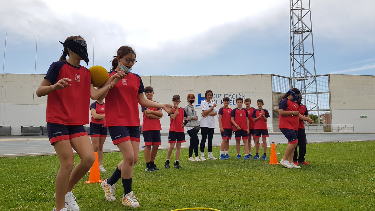 CMontessoriH's tweet photo. Este año como novedad durante el desarrollo de las diferentes pruebas los alumnos han realizado diferentes juegos lúdicos los cuales han sido llevados a cabo por las monitoras del curso de Técnico en Ed. Infantil que se desarrolla en nuestro centro. https://t.co/5rJFHEpgVr