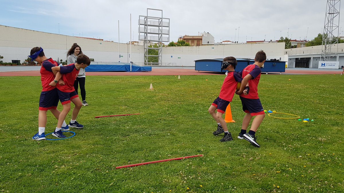 CMontessoriH's tweet photo. Este año como novedad durante el desarrollo de las diferentes pruebas los alumnos han realizado diferentes juegos lúdicos los cuales han sido llevados a cabo por las monitoras del curso de Técnico en Ed. Infantil que se desarrolla en nuestro centro. https://t.co/5rJFHEpgVr