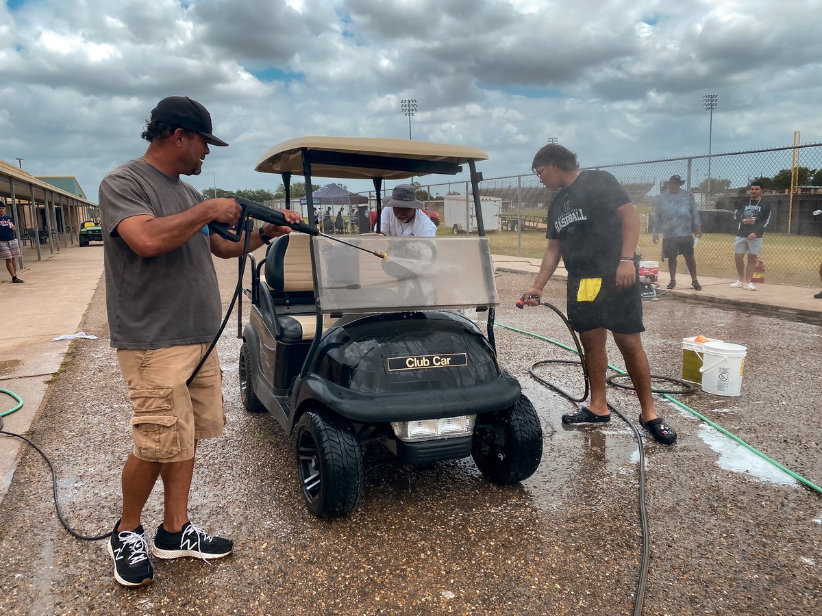 Supporting the Wildcat Car Wash Fundraising Event benefiting Coach Medina, the Athletic Training way! ⚕️